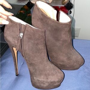 GREY GIUSEPPE ZANOTTI SIZE 6 AND HALF